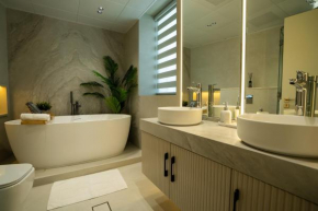 Exclusive 3 Bedrooms Apartment